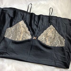 Jennifer Lopez Black pajama